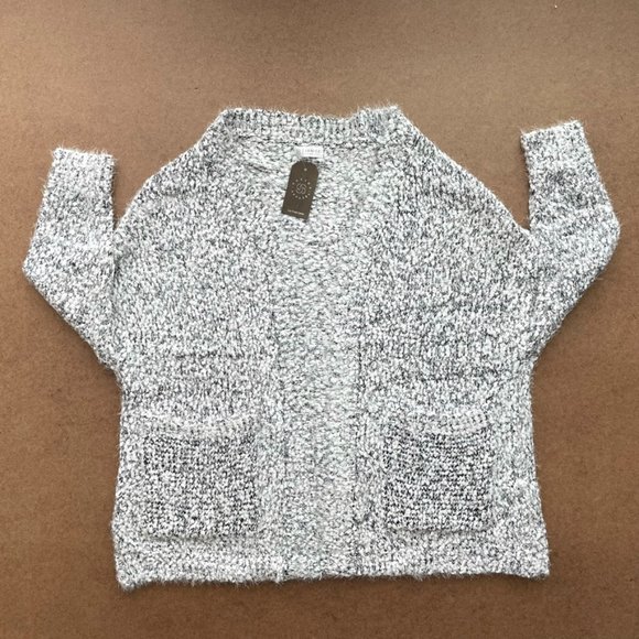 COMFY LUXE WOMENS BLACK/WHITE FLICKERED BOUCLE CARDIGAN W/POCKETS - NWT - SZ: OS - Picture 2 of 11